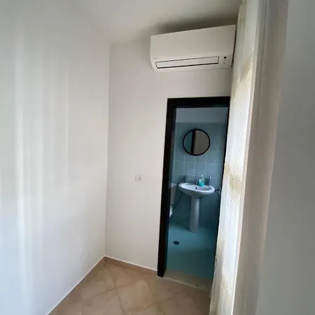 Albania شقة *